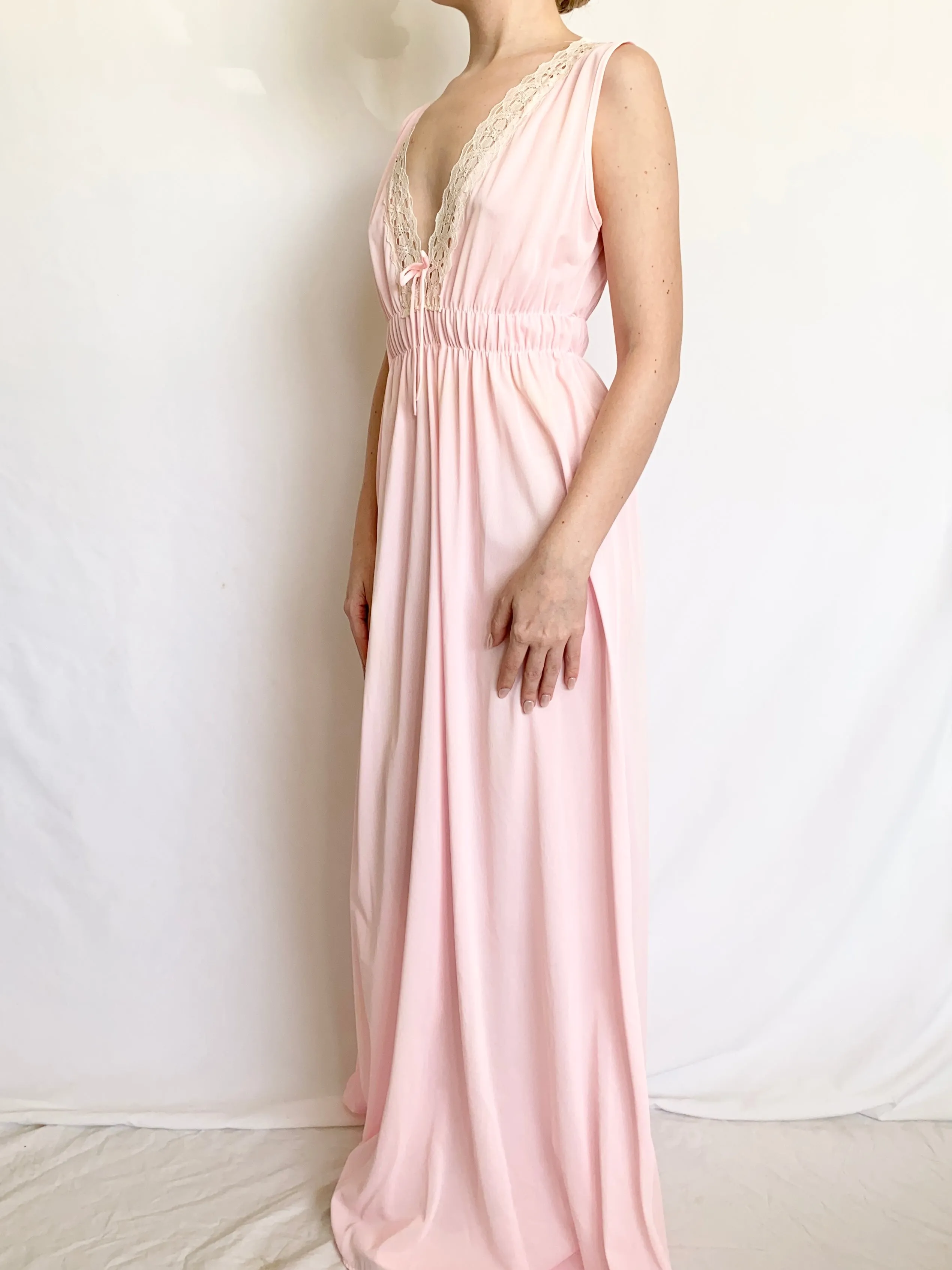 1970s Bubblegum Pink Peignoir and Nightgown Set (S-M)