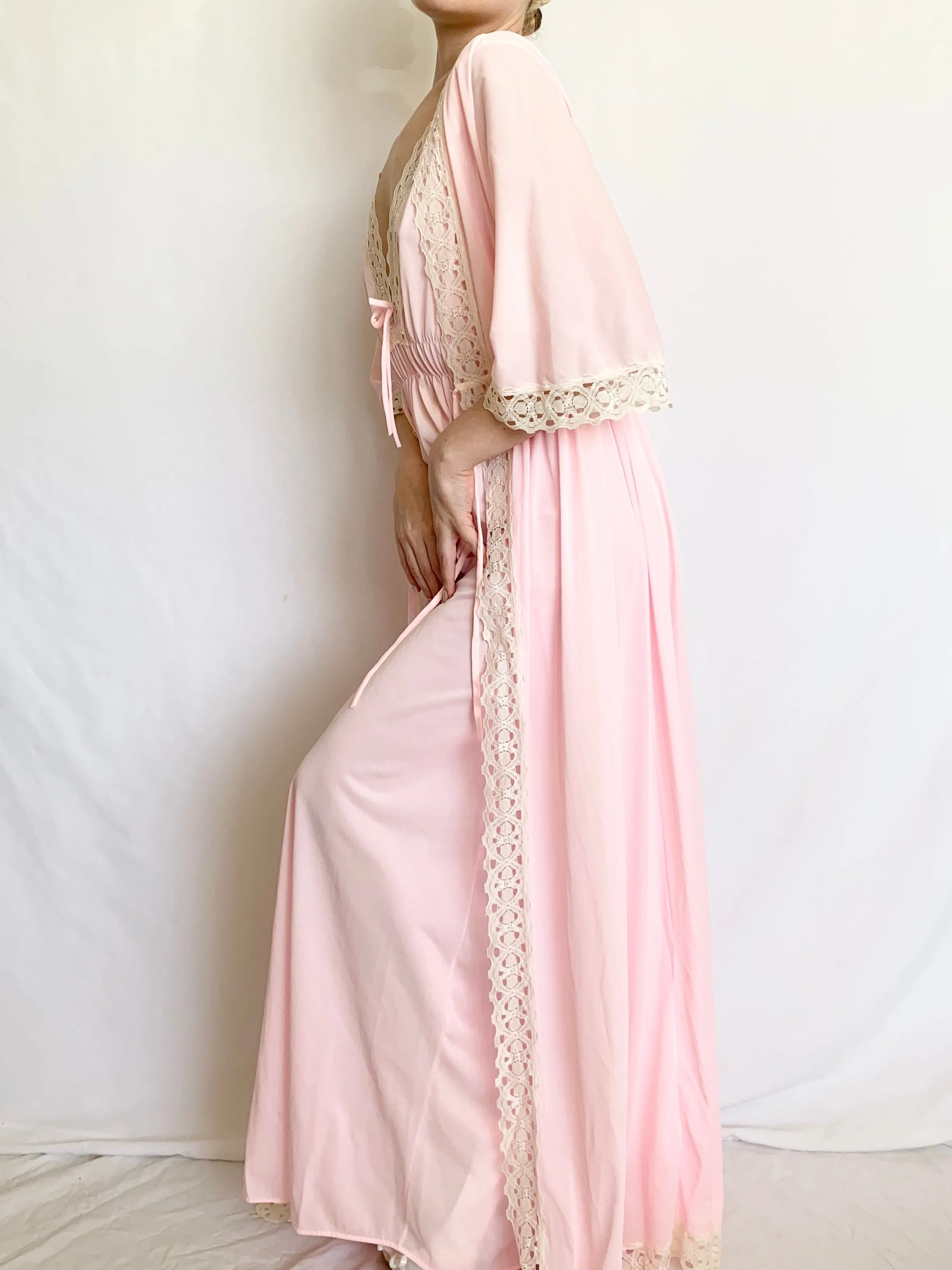 1970s Bubblegum Pink Peignoir and Nightgown Set (S-M)