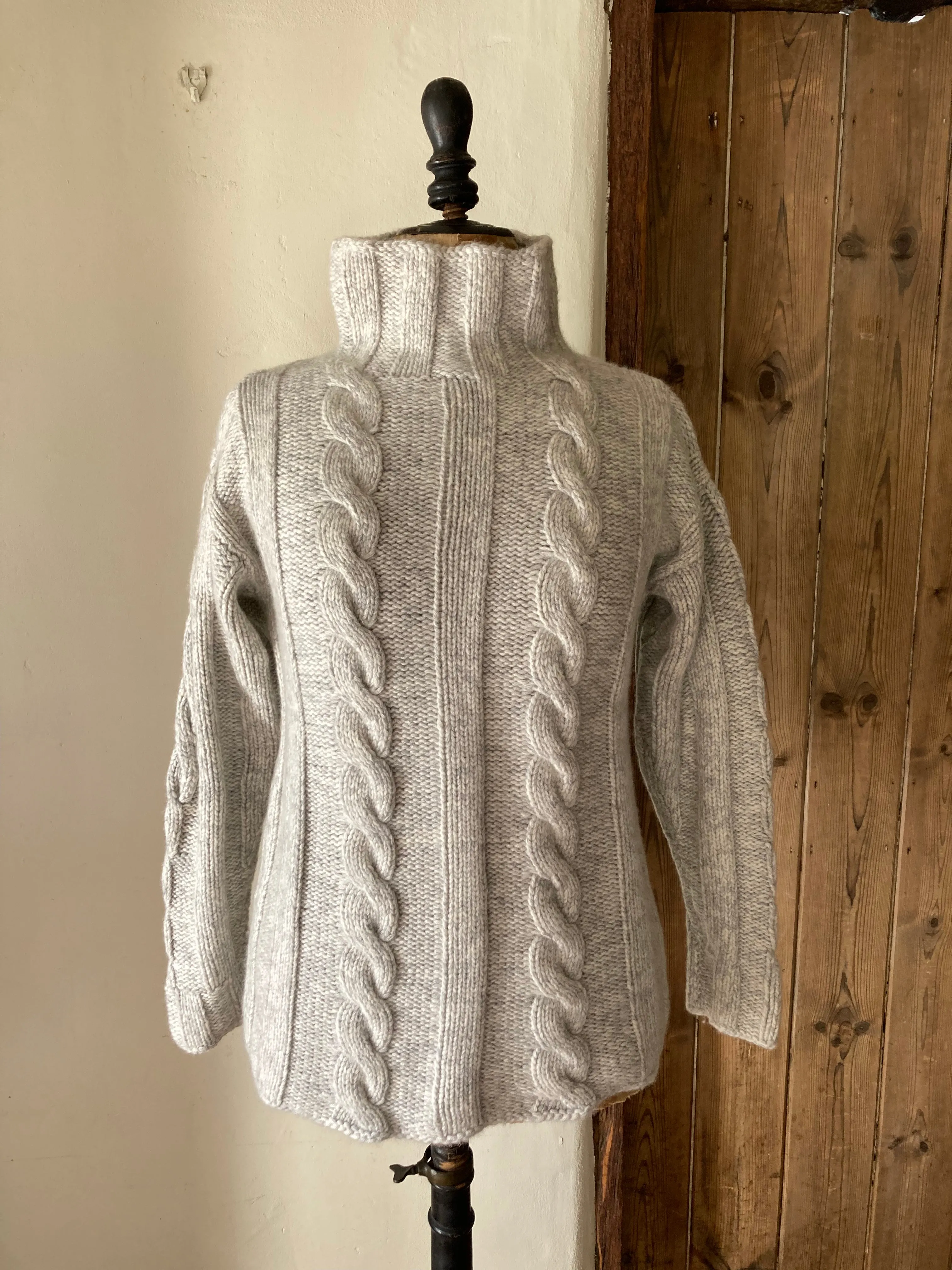 Cable Knit Cashmere Jumper