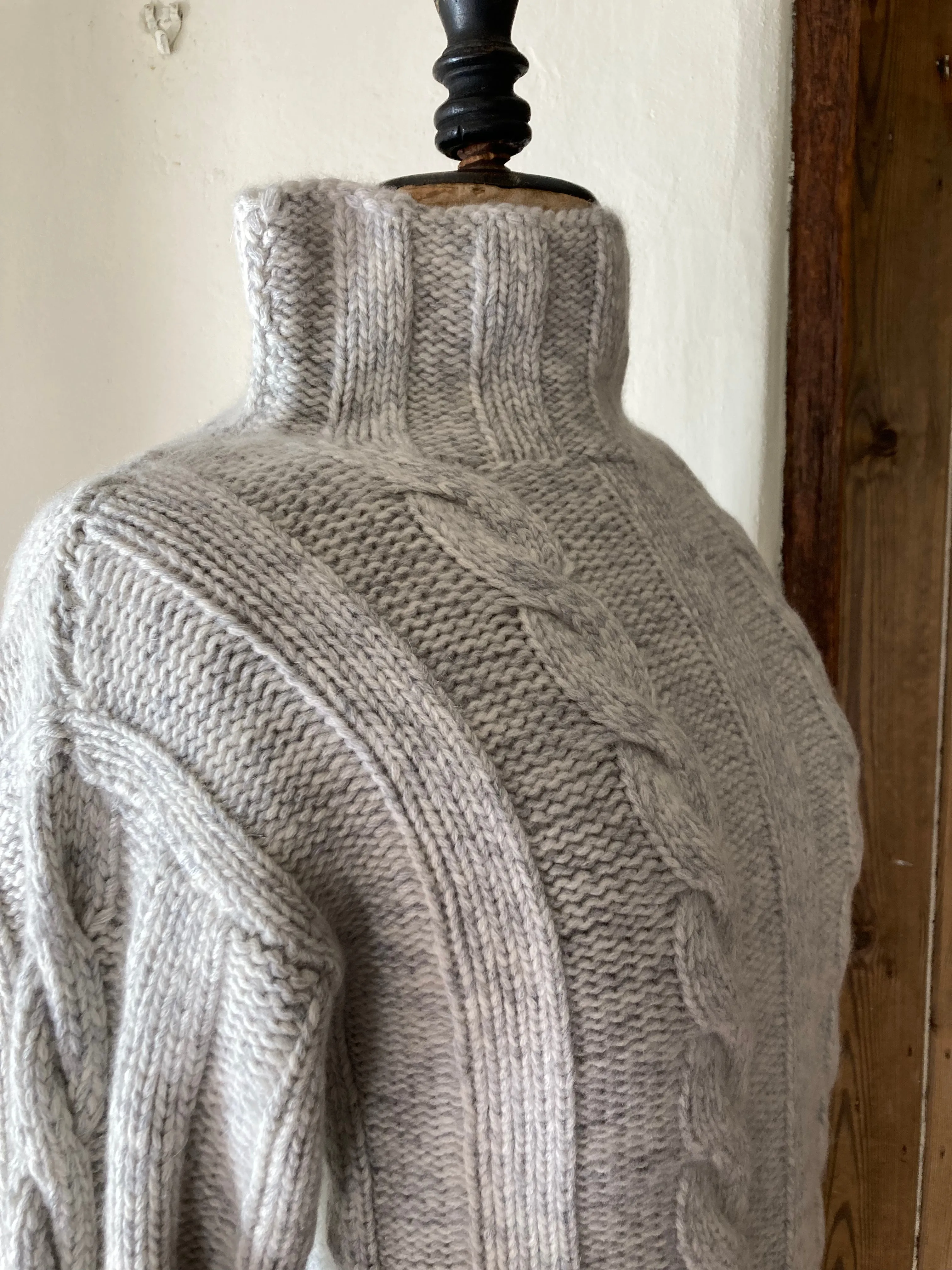 Cable Knit Cashmere Jumper