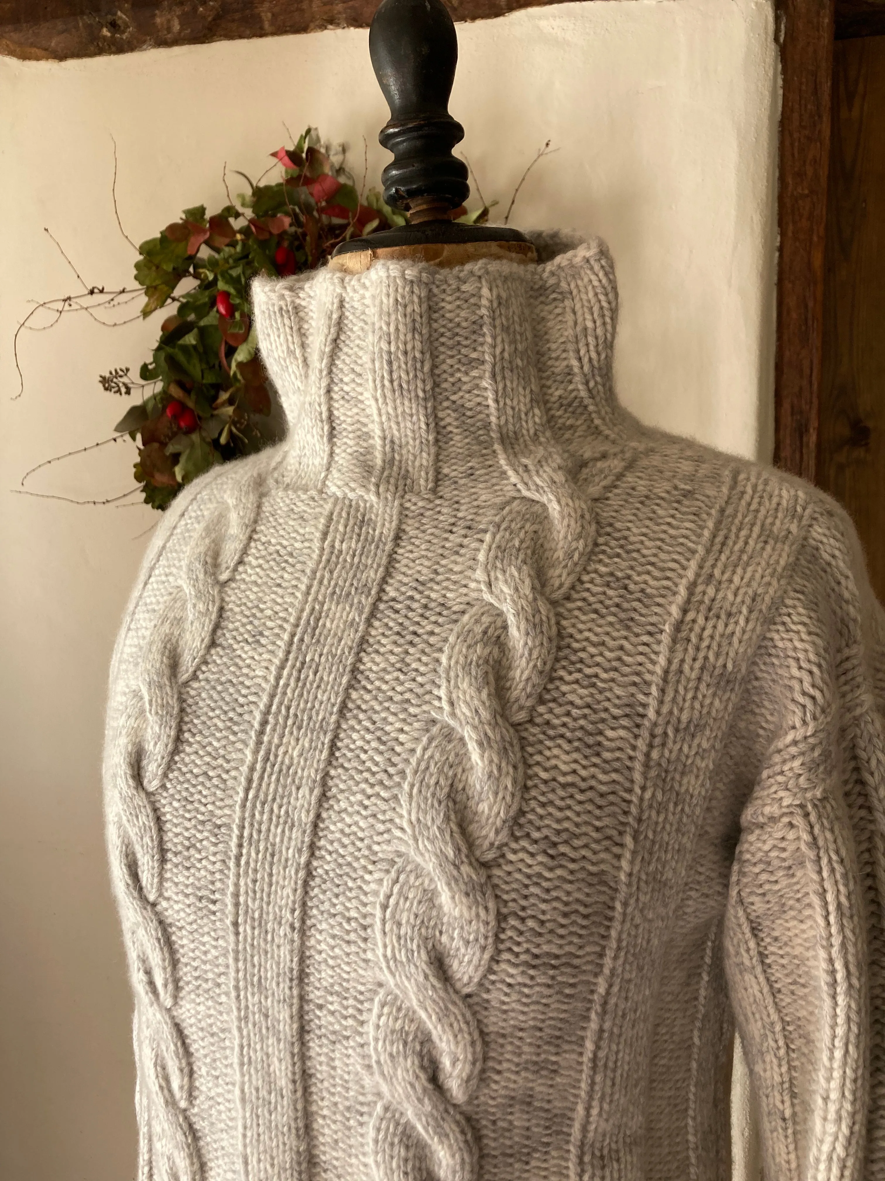 Cable Knit Cashmere Jumper