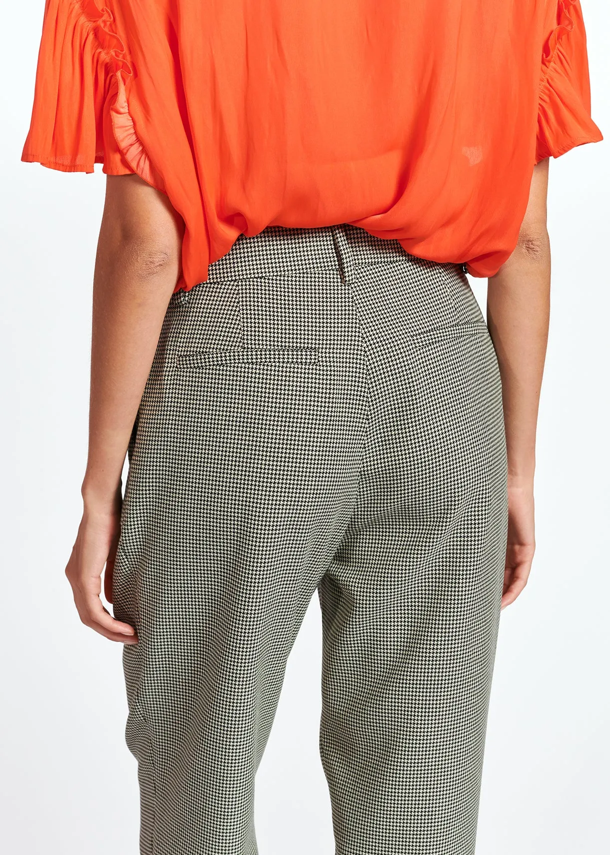 Loose-fit houndstooth high-waist pants