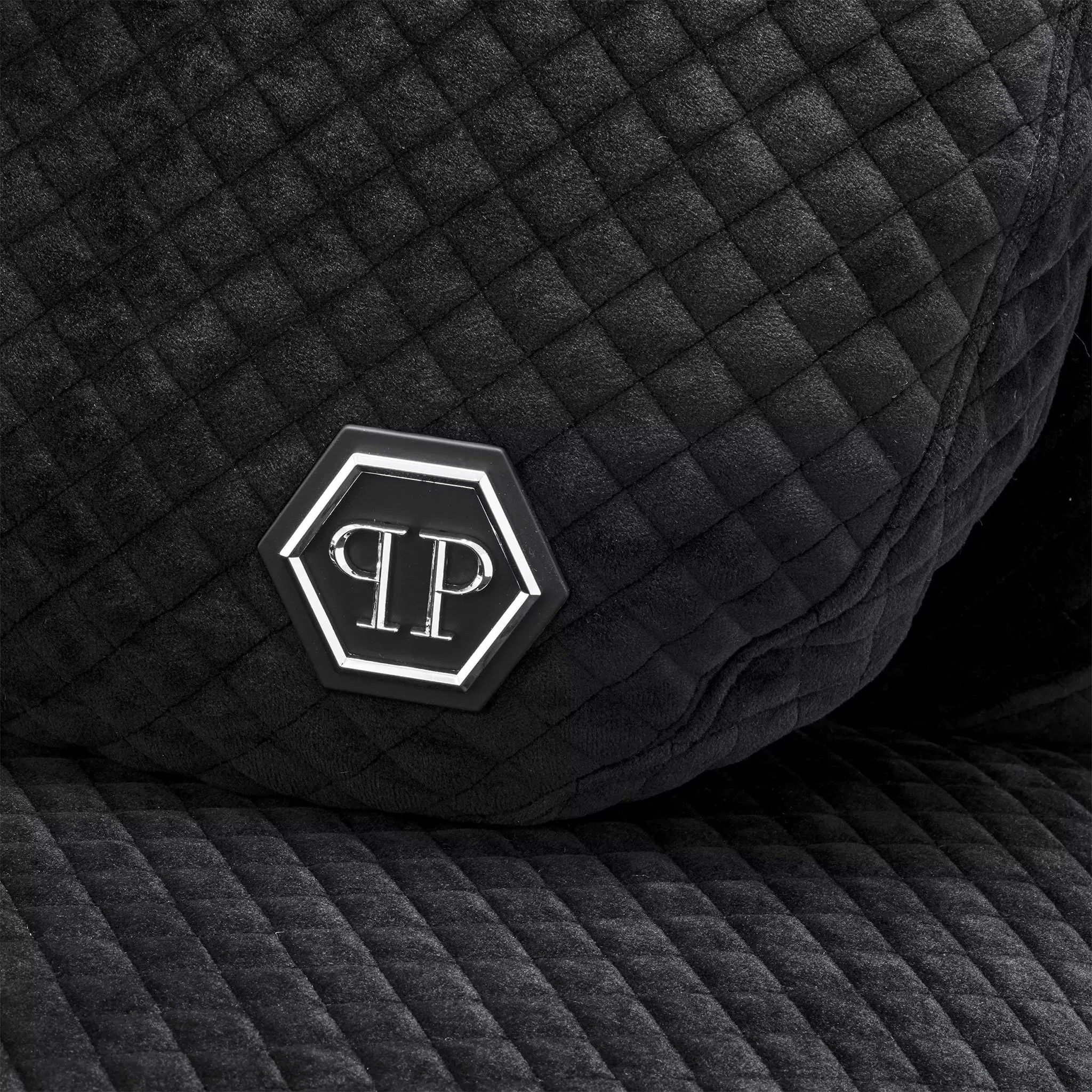 SIGNATURE CHAIR