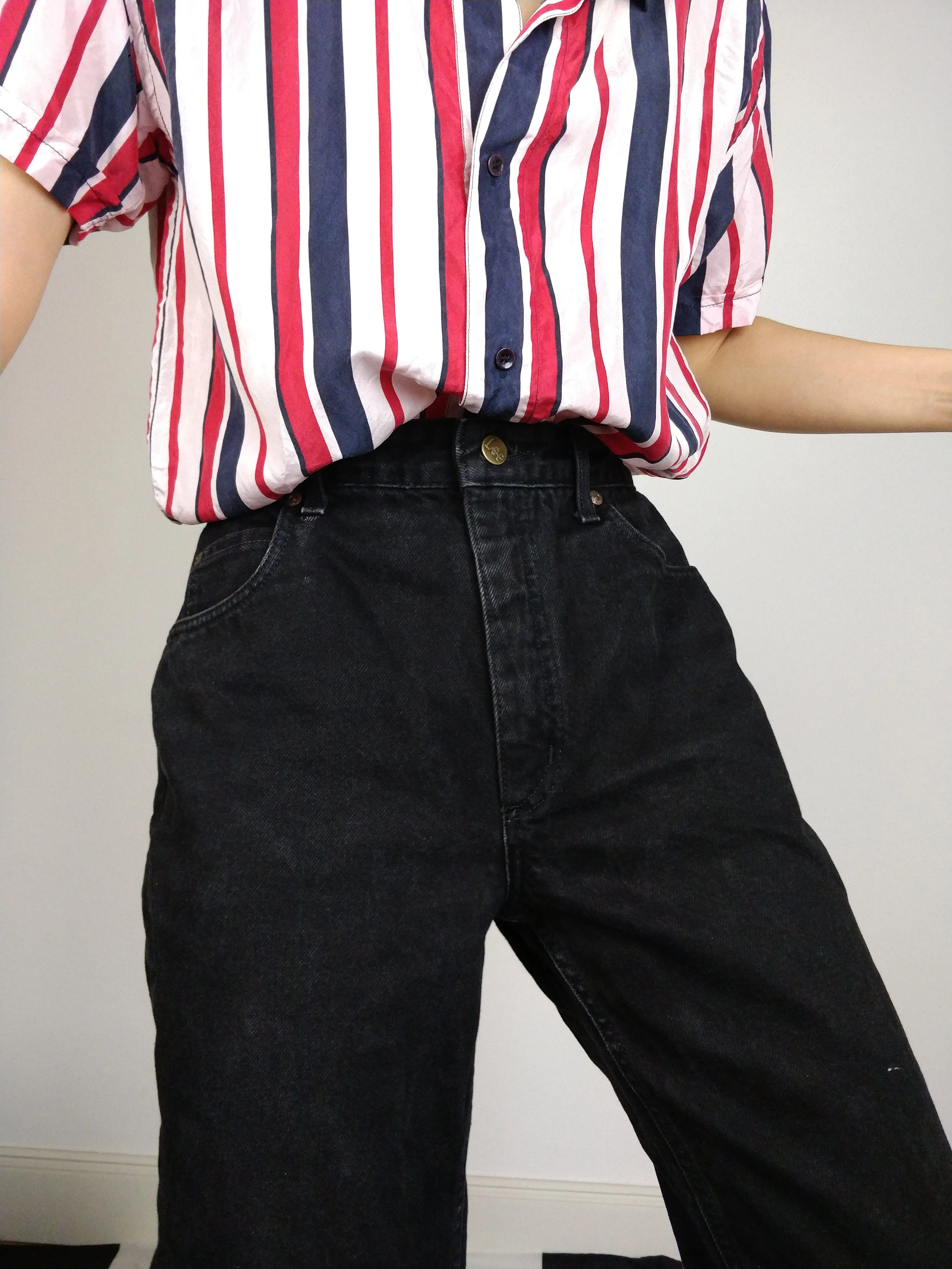 The Black Lee Jeans | Vintage Lee Jeans Oklahoma black denim high waist mom jeans S M 32-33