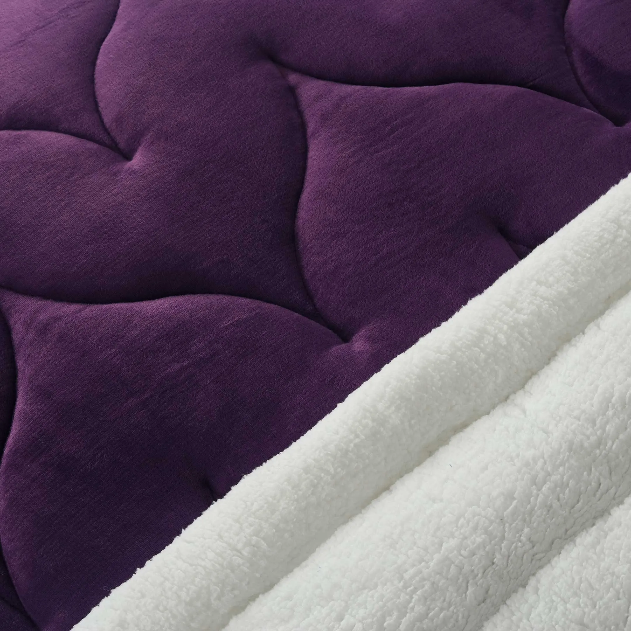Warm Aura Quilted Comforter