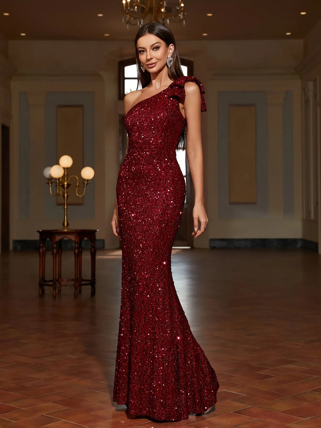 Women's Sequin One-Shoulder Dress: An Elegant Sleeveless Dress with a Fish Tale Hem for Parties, Banquets.